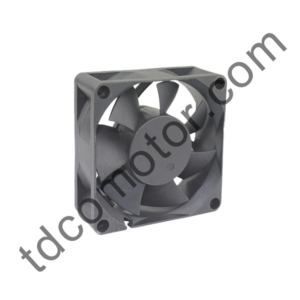EC осьтік желдеткіші 70x70x25 YZ-7025
